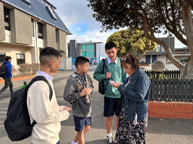 4 วันแรกของน้องๆ ที่โรงเรียน St. Patrick's College, Wellington คุณครูพาเดินรอบๆโรงเรียน